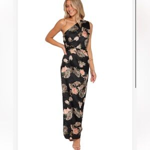 Petal & Pup Black One-Shoulder Floral Maxi Gown